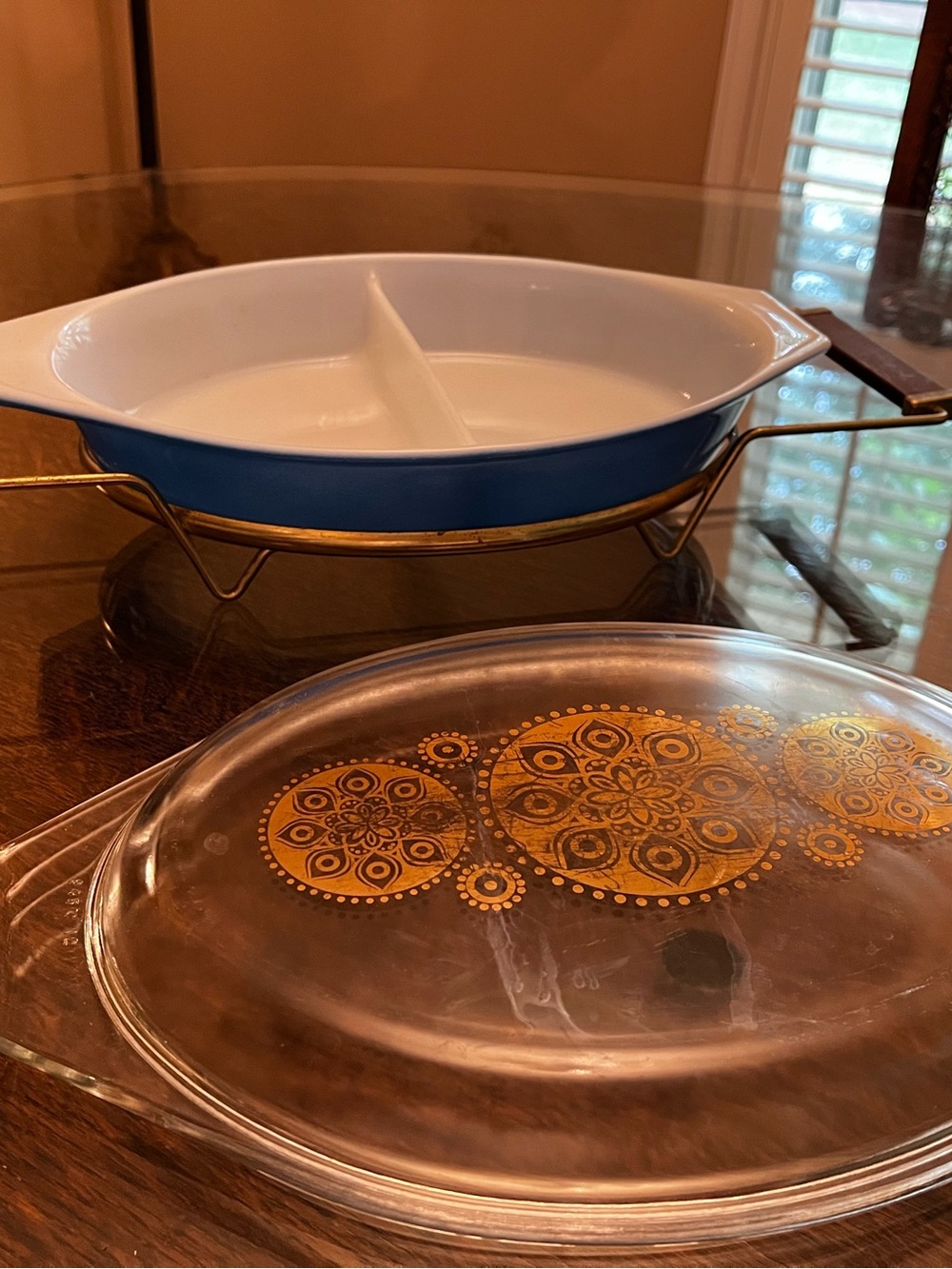 Pyrex Blue and White Divided Casserole with Gold Patterned Lid 1,1/2 quart